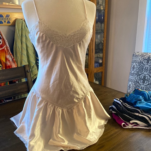 Woodward Other - Vintage Light pink short nightgown